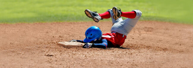 Bambino cade e si rovina i denti